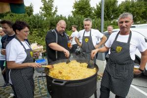 231 Svetovni festival prazenega krompirja Foto atelje Postojna